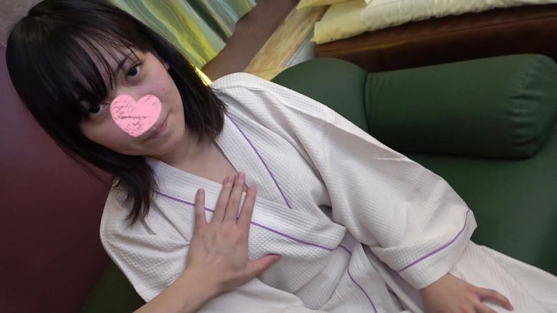 黒髪で美乳な素朴少女。地味な少女が切ない顔で身体を好き勝手にされる。ゴムをこっそり外しての中出しにも気づかず無許可ハメ撮り流出。