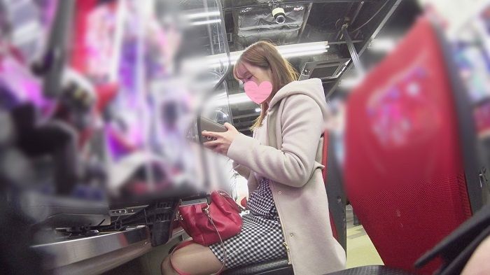 【無・素人個撮】パチンコ店で散財した女性を救え！連れ出しに成功したはいいが、その娘がヤバかった！セックス依存症の狂った淫語連発！弾け飛ぶエビ反り絶頂！イキ乱れ、中出し懇願の衝撃的セックス！